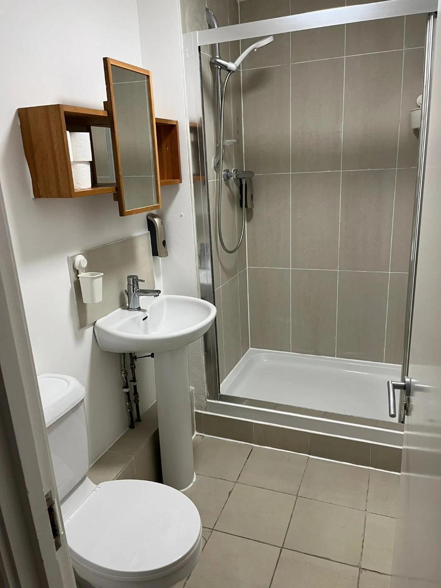 Westciti Chatsworth Road Apartments Кройдон Экстерьер фото