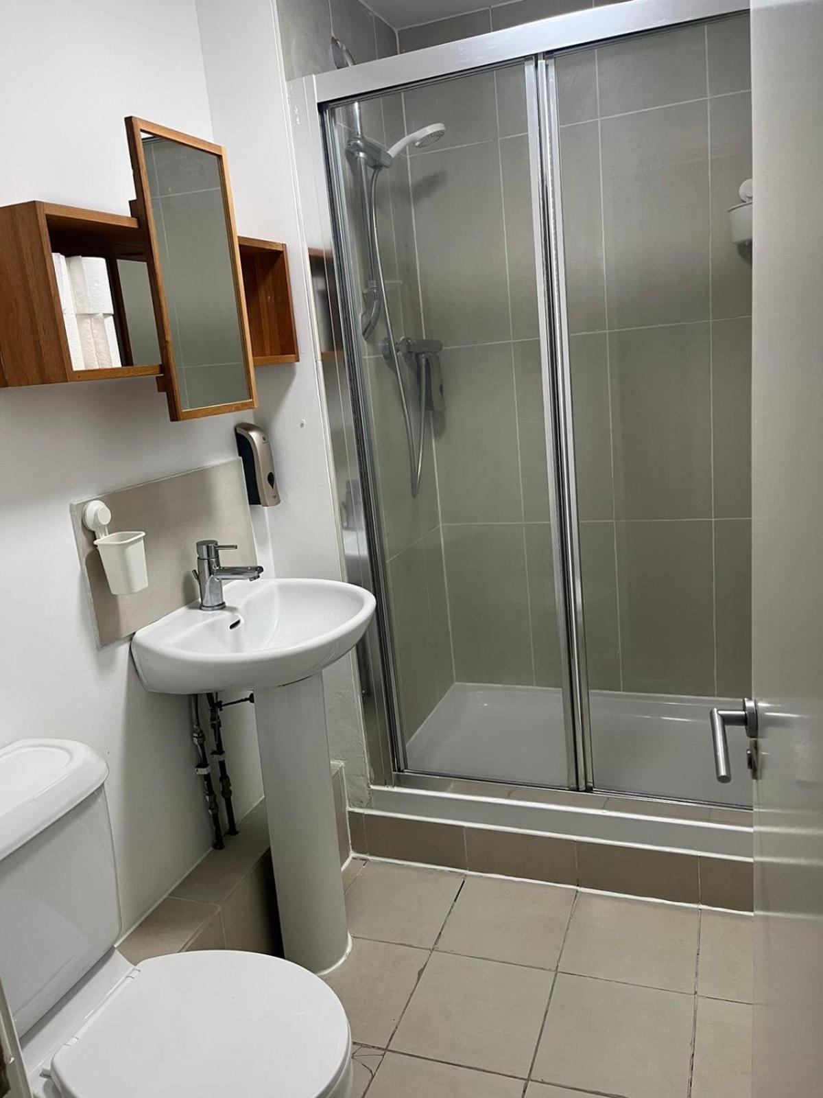 Westciti Chatsworth Road Apartments Кройдон Экстерьер фото