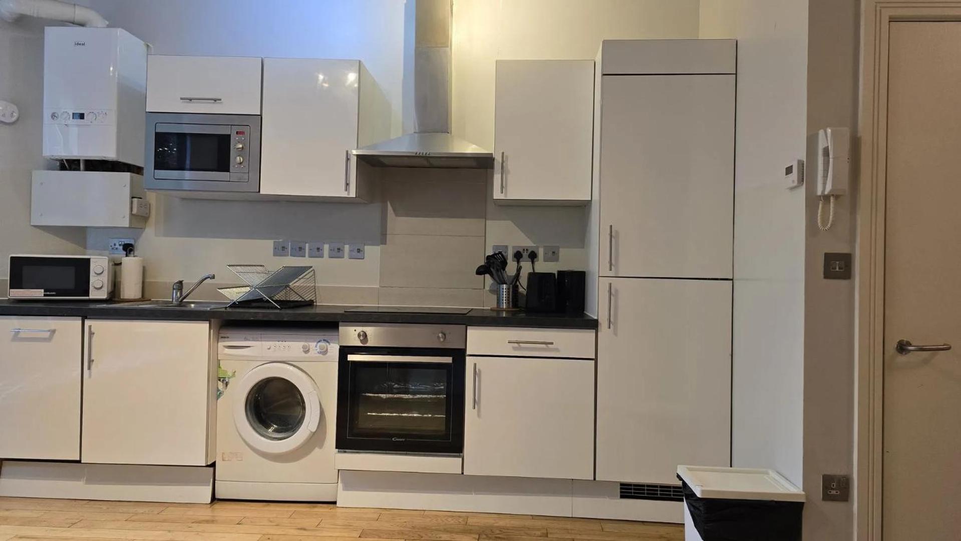 Westciti Chatsworth Road Apartments Кройдон Экстерьер фото