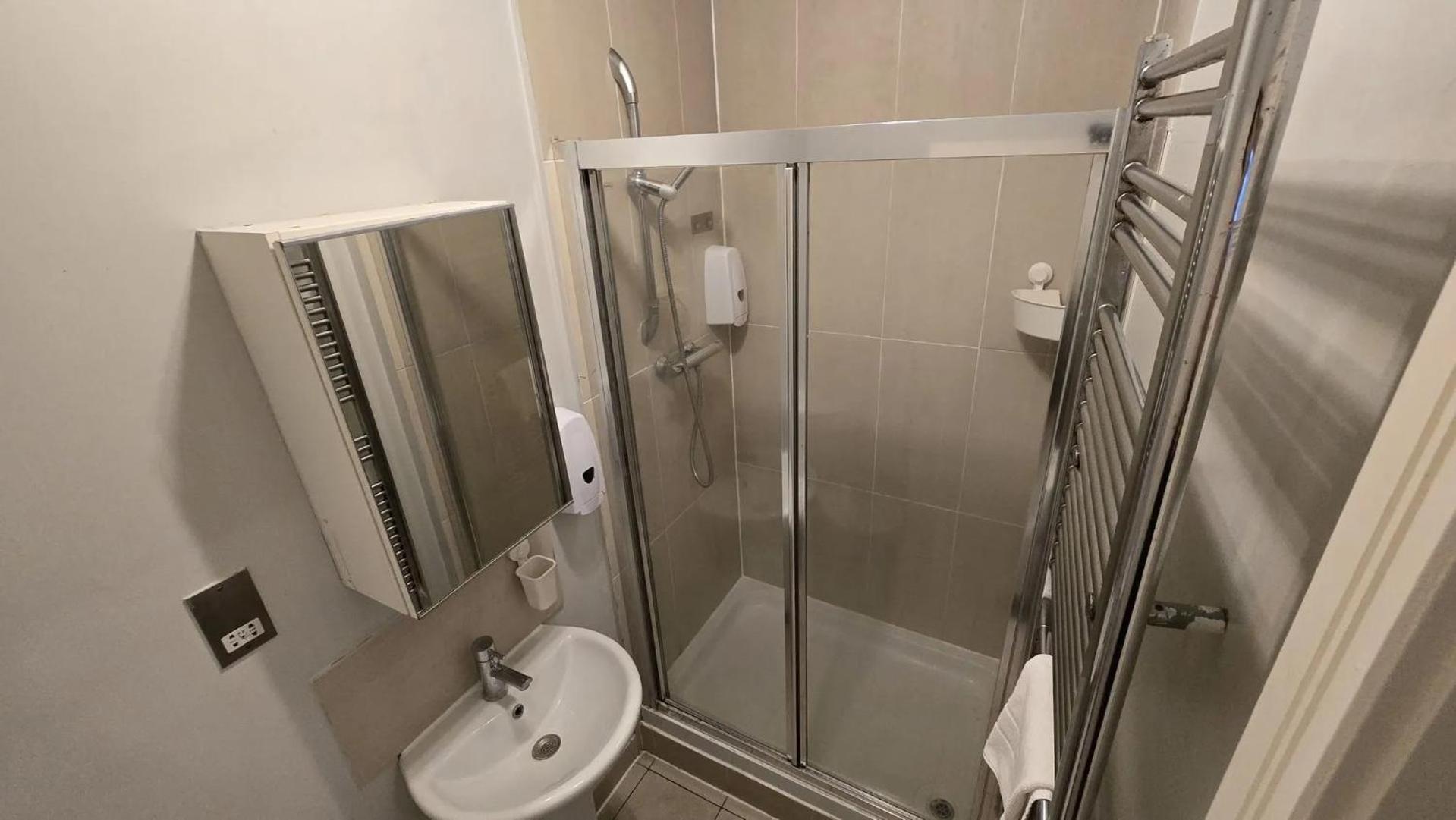 Westciti Chatsworth Road Apartments Кройдон Экстерьер фото